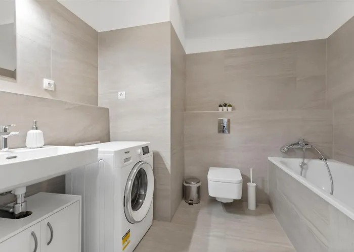 Lam Mint - Ac - Balcony * ブラチスラヴァ